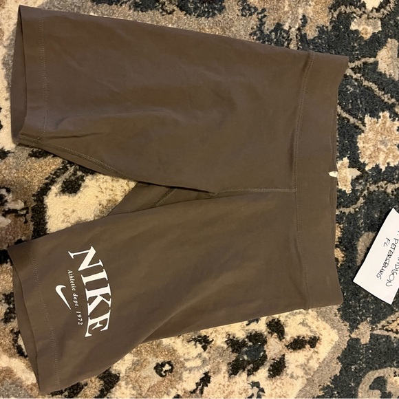 Nike yoga brown bike short - Picture 2 of 5